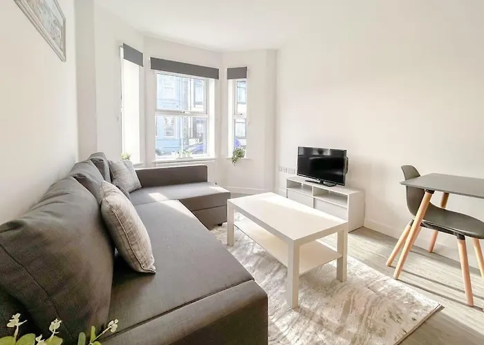 Wellington Road Apartment 1