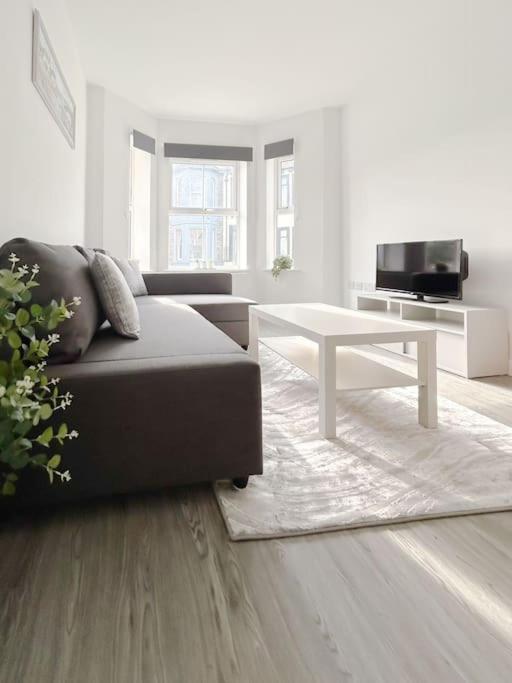 Wellington Road 1 Apartment *